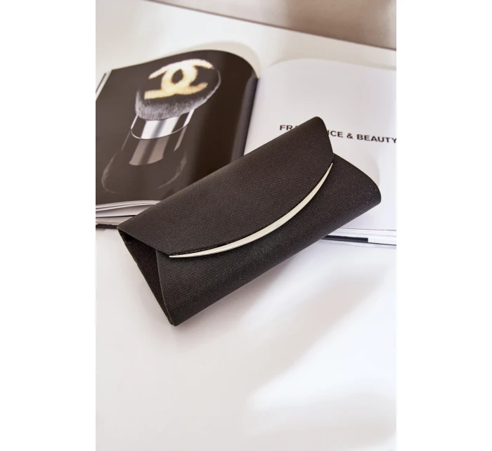 Lesklá společenská kabelka psaníčko černá Sastorea