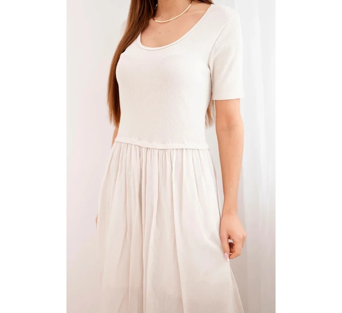 Dámské bavlněné midi šaty s krátkým rukávem a rozšířeným spodkem béžová