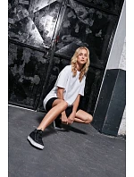 BY 149 Dámské tričko Oversize Boyfriend model 22416005 black - Build your Brand BY 149 Dámské tričko Oversize Boyfriend model 22416005 black - Build your Brand