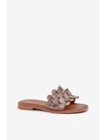 model 21684151 Dámské Kožené Pantofle Na Plochém Podpatku Taupe - Zazoo