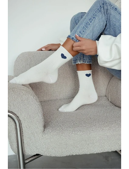 Dámské Ecru model 22044942 ponožky s tmavě modrým srdcem - Milena