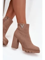 Dámské kotníkové boty s izolací na klínku s ozdobným detailem béžové Briella Dámské kotníkové boty s izolací na klínku s ozdobným detailem béžové Briella