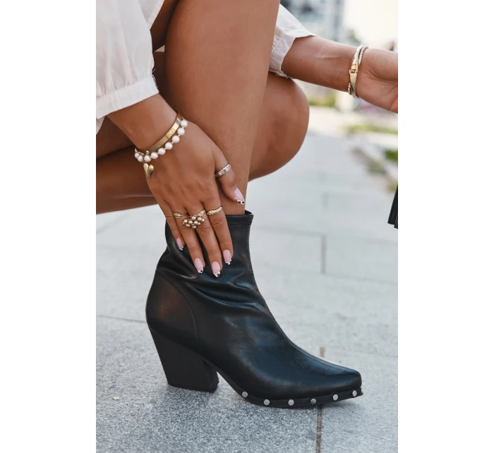 Dámské kožené boty na podpatku černé model 21709978 - Boto Dámské kožené boty na podpatku černé model 21709978 - Boto