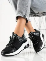 Pěkné dámské černé tenisky bez podpatku Pěkné dámské černé tenisky bez podpatku