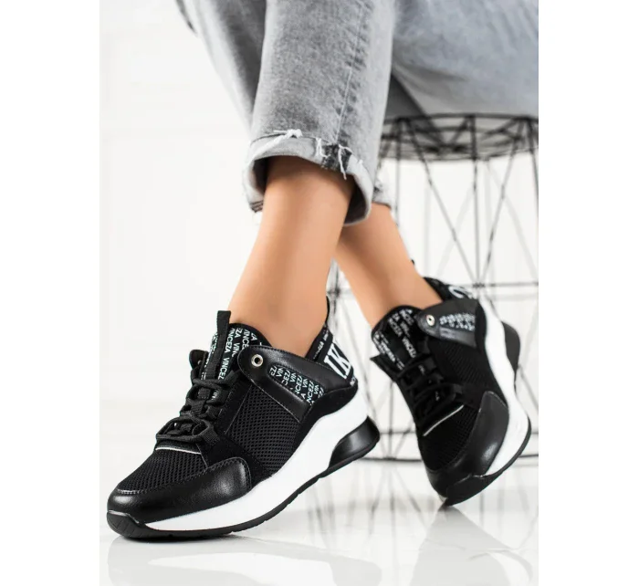 Pěkné dámské černé tenisky bez podpatku Pěkné dámské černé tenisky bez podpatku