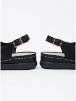 Trendy černé sandály dámské na plochém podpatku Trendy černé sandály dámské na plochém podpatku