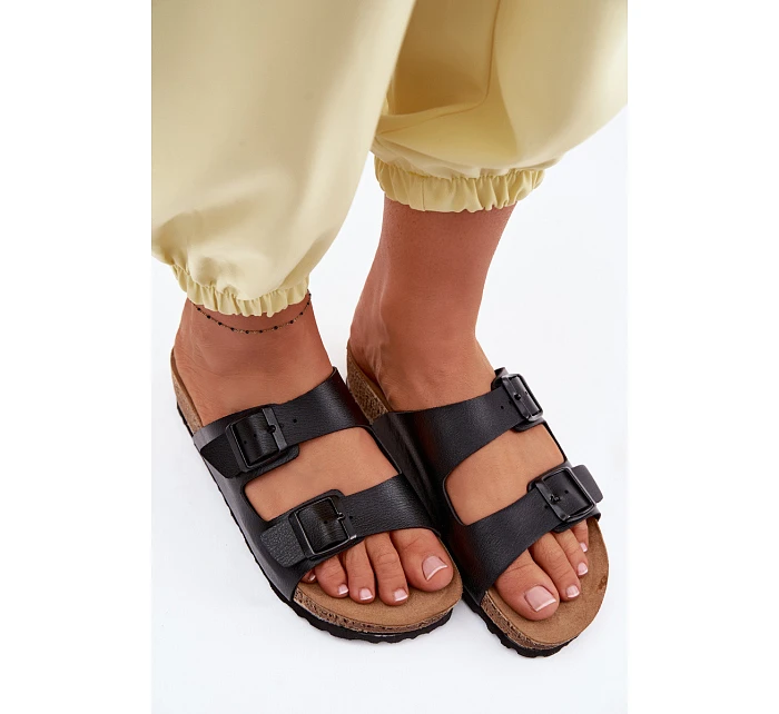 Dámské pantofle s přezkami model 22094910 Černé - Inblu Dámské pantofle s přezkami model 22094910 Černé - Inblu