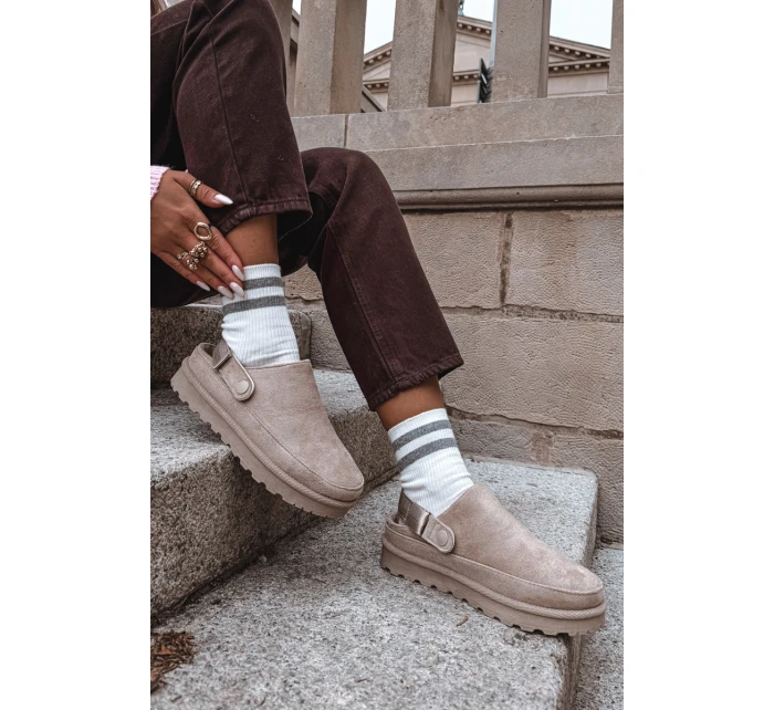 Dámské pantofle zateplené kožíškem na platformě béžové model 21671330 - Boto