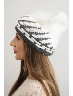 Dámská zimní čepice z vlny s geometrickým vzorem a kamínky K469 bílá