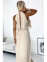 Béžové plisované dámské midi šaty s ve tvaru ve výstřihu model 22064814 - numoco basic Béžové plisované dámské midi šaty s ve tvaru ve výstřihu model 22064814 - numoco basic
