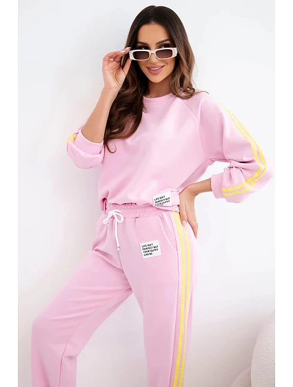 Dámská tepláková souprava Masełko s lampasy a volnou mikinou cukrově růžová