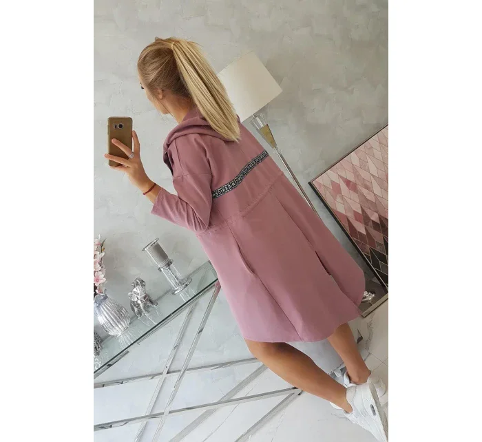 Pláštěnka s delšími zády tmavě růžová