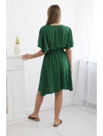 Šaty s vrstveným výstřihem zelený