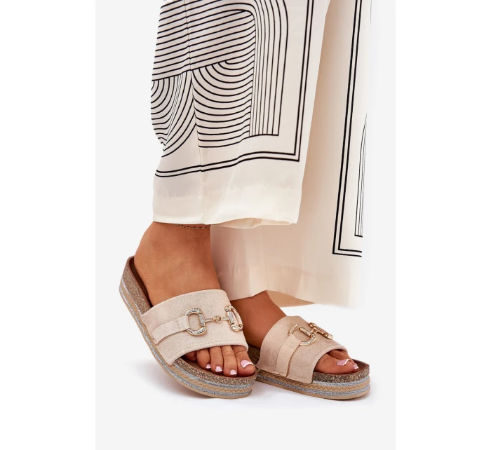 Dámské Klapky Na Platformě Se Zlatou Dekorací A Béžové model 21689922 - Boto Dámské Klapky Na Platformě Se Zlatou Dekorací A Béžové model 21689922 - Boto