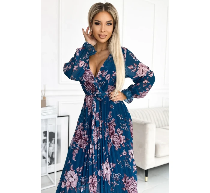 Světle modré květované dlouhé dámské plisované šifonové šaty s výstřihem, dlouhými rukávy a páskem model 21486666 - numoco basic Světle modré květované dlouhé dámské plisované šifonové šaty s výstřihem, dlouhými rukávy a páskem model 21486666 - numoco basic