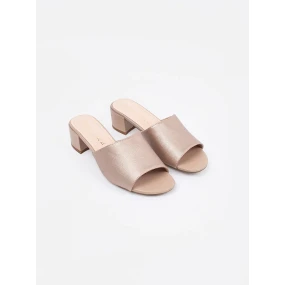 Pěkné hnědé dámské  nazouváky Obcas