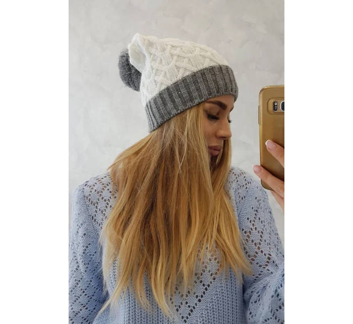 Bibiana fleecová čepice tmavě model 18751225 - K-Fashion Bibiana fleecová čepice tmavě model 18751225 - K-Fashion