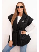 Dámská prošívaná vesta s páskem a širokým límcem černá