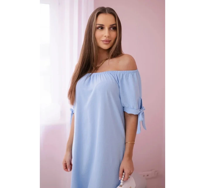 Šaty svázané na rukávech modré Šaty svázané na rukávech modré