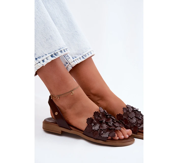 Kožené sandály na nízkém podpatku model 22122932 Čokoládové - Zazoo
