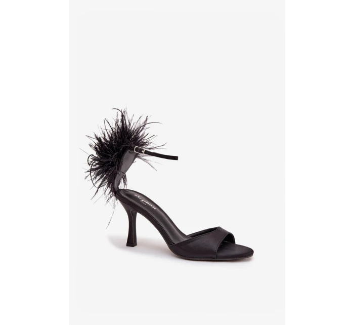 Sandály na podpatku s peřím Caelina – černé Sandály na podpatku s peřím Caelina – černé