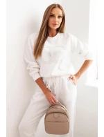 Dámský komplet z viskózy s ozdobným motivem a kalhotami ecru Dámský komplet z viskózy s ozdobným motivem a kalhotami ecru