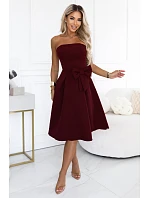 – elegantní midi šaty bez ramínek ve stylu s mašlí – bordó model 22405098 - numoco – elegantní midi šaty bez ramínek ve stylu s mašlí – bordó model 22405098 - numoco