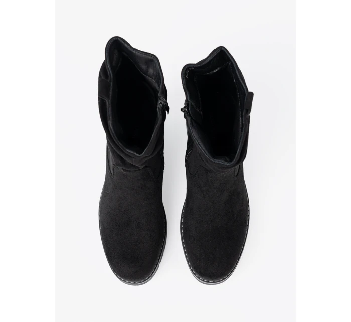 Klasické dámské černé kotníčkové boty na plochém podpatku Klasické dámské černé kotníčkové boty na plochém podpatku
