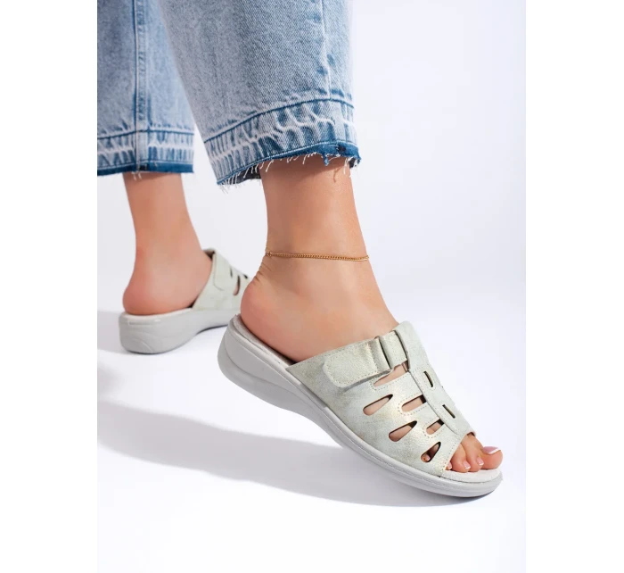 Trendy dámské  nazouváky šedo-stříbrné na plochém podpatku