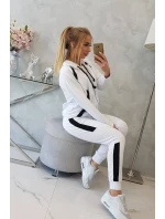 Pruhovaná sportovní souprava bílá