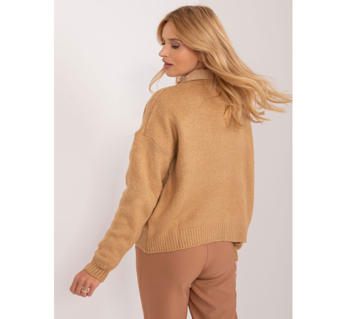Dámský velbloudí pletený svetr s výstřihem