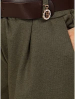 Elegantní dámské kraťasy s páskem v olivové barvě FashionStreet SY0627