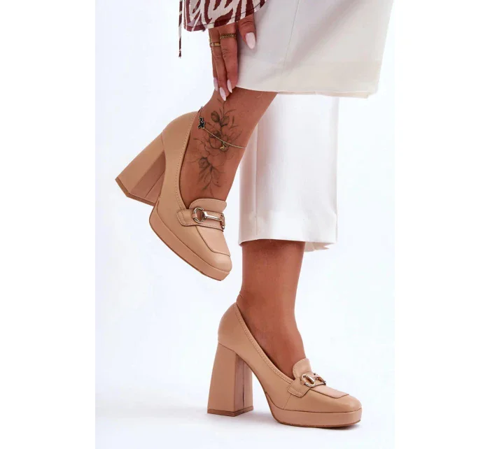 Dámské lodičky na sloupkovém podpatku / Béžová model 19455930 - SWEET SHOES Dámské lodičky na sloupkovém podpatku / Béžová model 19455930 - SWEET SHOES