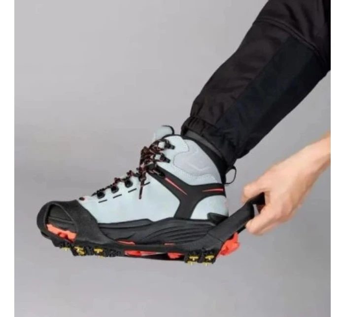 Překryvy CMP s protiskluzovými hroty pro zimní boty