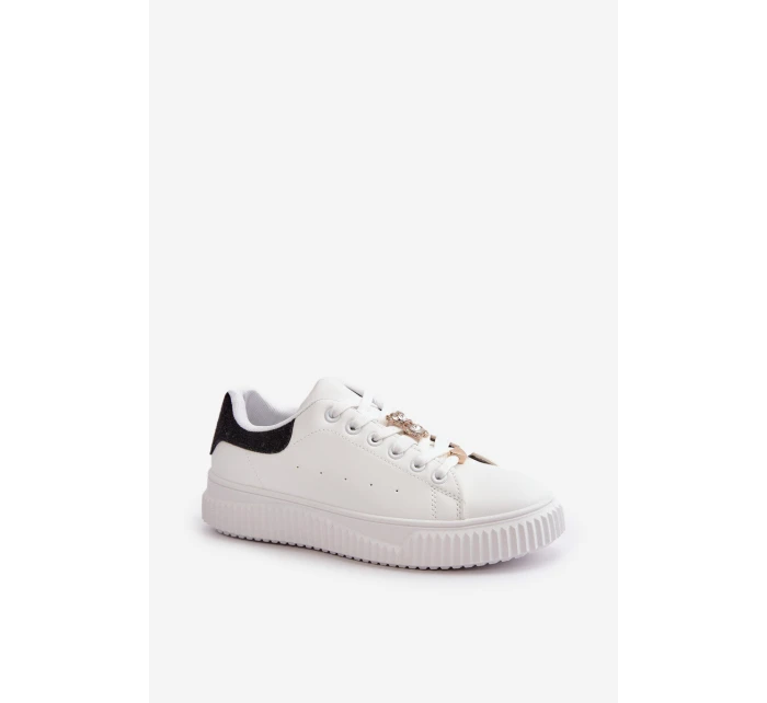 Nízké Tenisky Z Eko Kůže S Přívěsky model 21667696 - Boto Nízké Tenisky Z Eko Kůže S Přívěsky model 21667696 - Boto