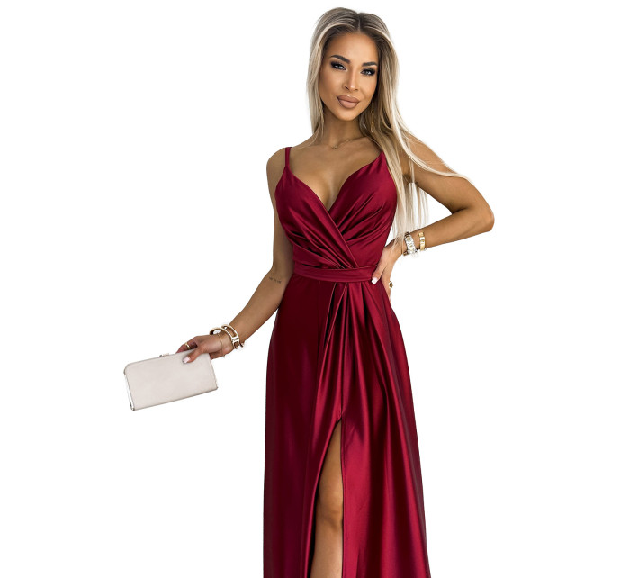 JULIET - Elegantní dlouhé dámské saténové šaty ve vínové bordó barvě s výstřihem a rozparkem na noze 512-6