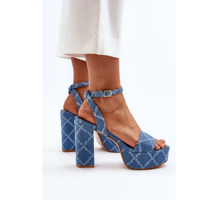 Džínové sandály na podpatku modré model 21649737 - Boto Džínové sandály na podpatku modré model 21649737 - Boto