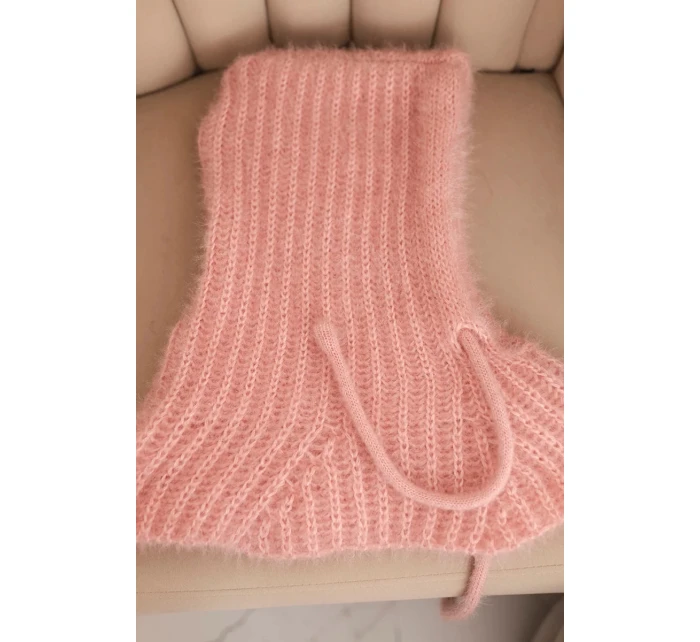 Dámská čepice s kapucí z jemným pletením s tkaničkami pudrově růžová Dámská čepice s kapucí z jemným pletením s tkaničkami pudrově růžová