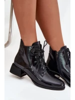 Kožené lakované dámské kotníkové boty na klínu model 21712361 Černé - Artiker