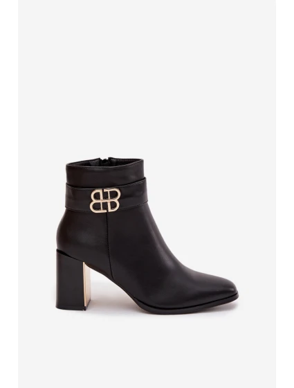 Dámské kotníkové boty na podpatku s páskem a zlatým detailem Galinne – černé