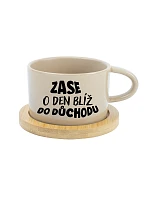 ZASE O DEN BLÍŽ DO DŮCHODU - krémový hrníček makronka 200 ml
