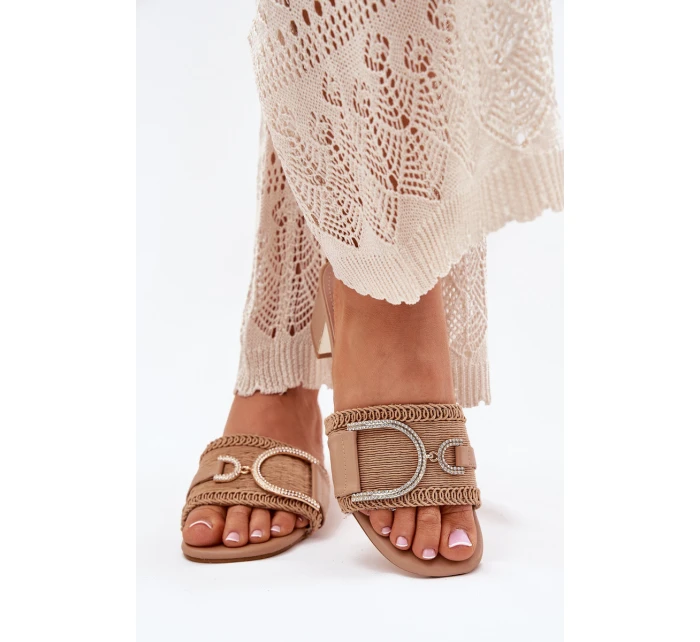 Dámské Sandály Na Podpatku S Ozdobným Detalem Tmavě Béžové model 21699808 - Boto Dámské Sandály Na Podpatku S Ozdobným Detalem Tmavě Béžové model 21699808 - Boto