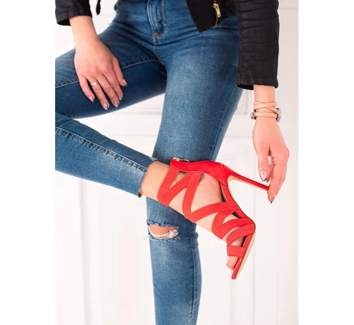 Klasické dámské červené sandály na jehlovém podpatku Klasické dámské červené sandály na jehlovém podpatku