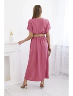 Dlouhé šaty s ozdobným páskem tmavě růžová