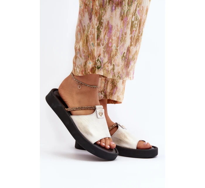 Kožené dámské žabky model 21646214 stříbrné - Zazoo Kožené dámské žabky model 21646214 stříbrné - Zazoo