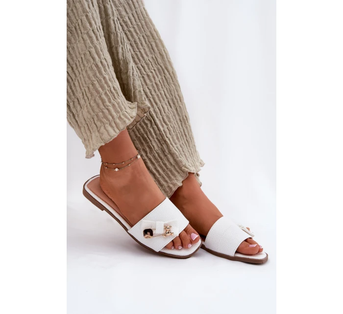 Dámské Pantofle Na Plochém Podpatku S Mašlí Bílé Sallariela Dámské Pantofle Na Plochém Podpatku S Mašlí Bílé Sallariela