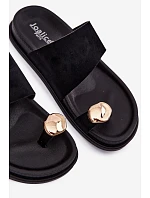 Dámské Pantofle Černé se Zlatým Detalem model 22122586 - Boto