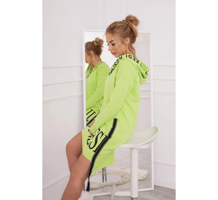 Šaty s kapucí a potiskem pistácie Šaty s kapucí a potiskem pistácie