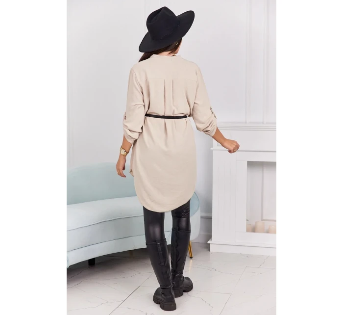 Šaty s delšími zády a pásem světle béžová
