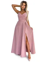 CHIARA Elegantní dlouhé dámské maxi šaty na ramínkách ve špinavě růžové barvě model 20119792 - numoco CHIARA Elegantní dlouhé dámské maxi šaty na ramínkách ve špinavě růžové barvě model 20119792 - numoco